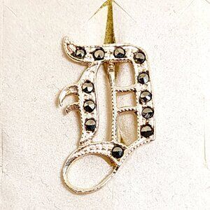 Vintage Initial "D" or a teapot (interchangeable) Marcasite pin in 925 Sterling